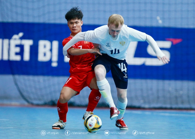 Ghi 2 bàn trong 2 phút cuối, U.19 futsal Việt Nam thắng sốc trước Nga- Ảnh 2.