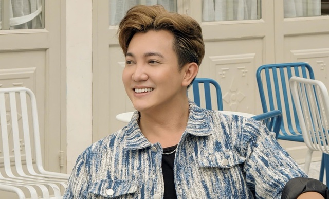 Lê Nguyên Bảo: Từng không ai nhận làm thêm, phải phát tờ rơi để kiếm sống- Ảnh 1. Lê Nguyên Bảo: Từng không ai nhận làm thêm, phải phát tờ rơi để kiếm sống- Ảnh 1.
