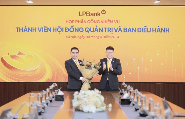 HĐQT LPBank họp phân công nhiệm vụ cho các thành viên HĐQT và Ban điều hành - Ảnh 1.