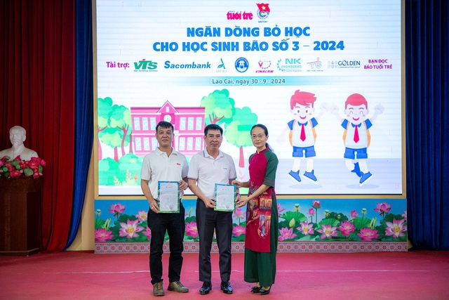 Nhân viên Sacombank ủng hộ 1 ngày lương giúp đồng bào vượt thiên tai- Ảnh 4.