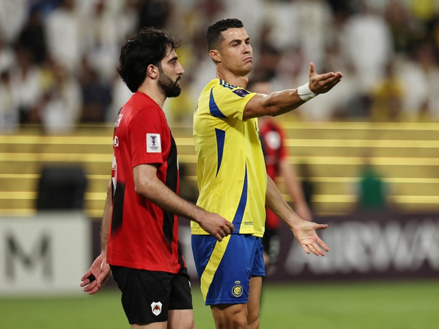 Ronaldo thúc giục Al Nassr chi gấp 365 triệu bảng mua ngôi sao số 1 Man City- Ảnh 1.