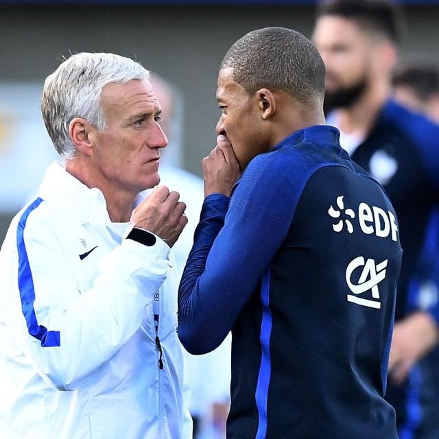 O que Mbappé fez que o técnico Deschamps teve que explicar?