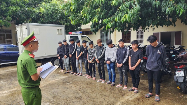 Đà Nẵng: Khởi tố 13 bị can ngông cuồng ‘gặp đâu chém đó’- Ảnh 1. Đà Nẵng: Khởi tố 13 bị can ngông cuồng ‘gặp đâu chém đó’- Ảnh 1.
