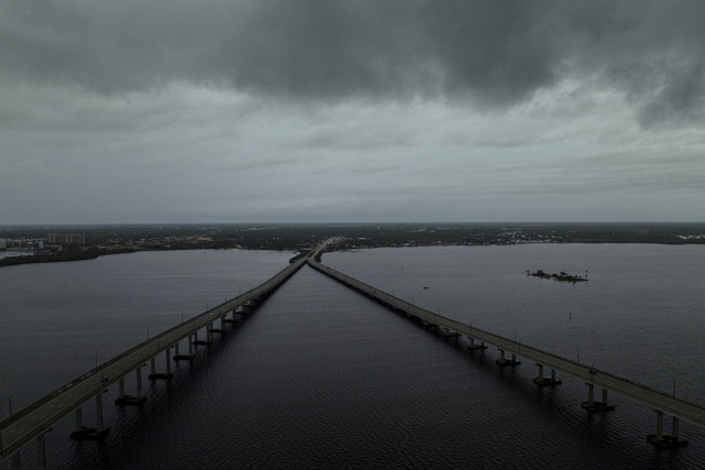 Siêu bão Milton có thể làm thay đổi vĩnh viễn bờ biển Florida- Ảnh 1.