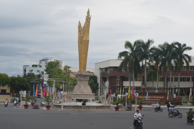 Kỷ luật nhiều sở và nguyên Chánh Văn phòng UBND tỉnh An Giang- Ảnh 1.