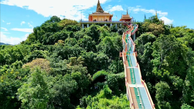 Độc đáo chùa Khmer miền Tây: Ngôi chùa nằm giữa lưng chừng trời- Ảnh 6.