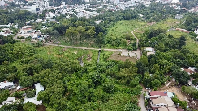 Lãng phí đất vàng giữa trung tâm Bình Dương suốt 18 năm- Ảnh 1.