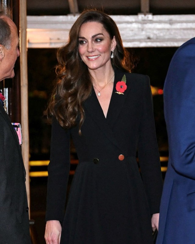 Kate Middleton tái xuất rạng rỡ sau thời gian điều trị ung thư- Ảnh 1.