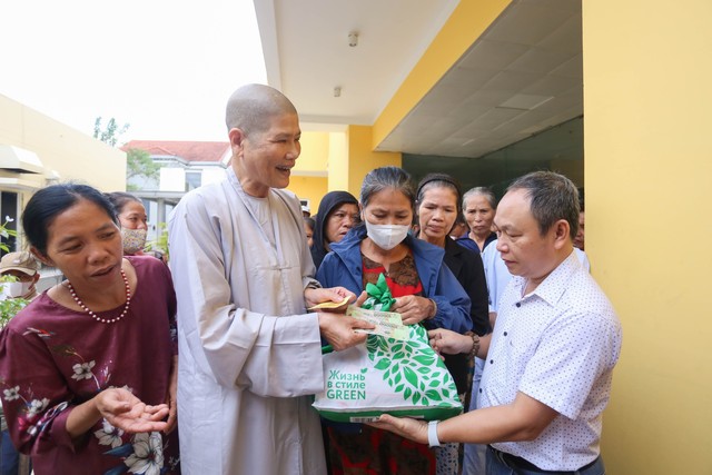 Tiếp thêm niềm tin cho các “chiến binh nhí” tại Bệnh viện T.Ư Huế- Ảnh 4.