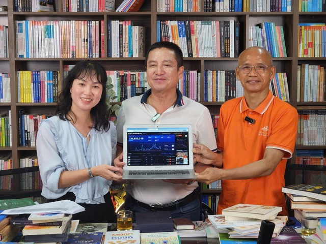Livestream bán sách thu tiền tỉ- Ảnh 2.