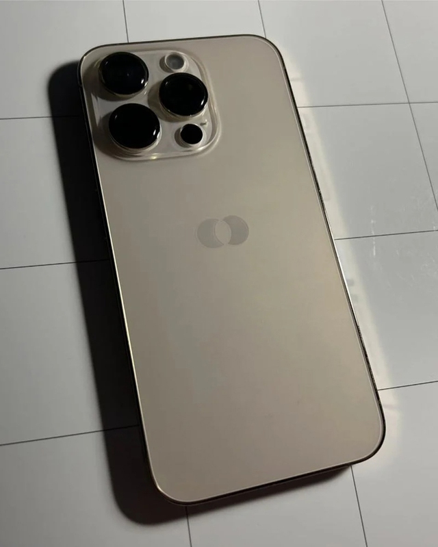 Nguyên mẫu hiếm iPhone xuất hiện hé lộ kế hoạch của Apple- Ảnh 1.