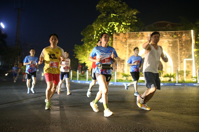 Giải Marathon khám phá cung đường thơ mộng của Tuyên Quang- Ảnh 1. Giải Marathon khám phá cung đường thơ mộng của Tuyên Quang- Ảnh 1.