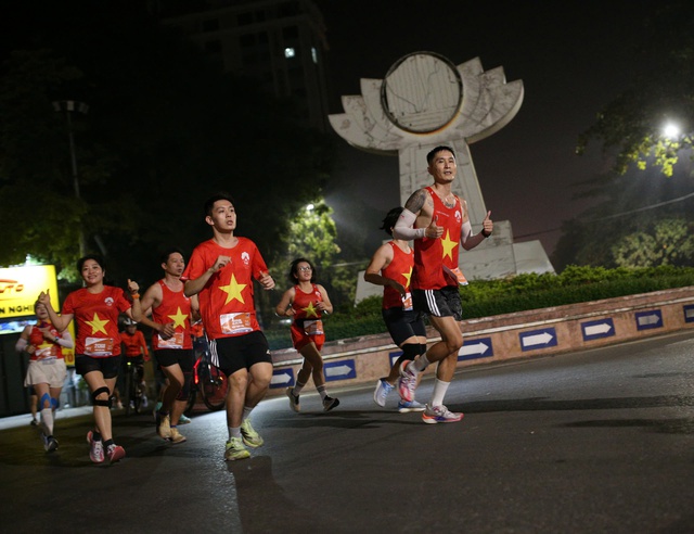 Giải Marathon khám phá cung đường thơ mộng của Tuyên Quang- Ảnh 2. Giải Marathon khám phá cung đường thơ mộng của Tuyên Quang- Ảnh 2.