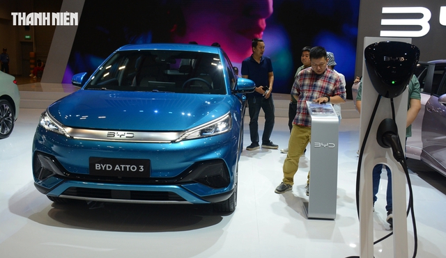 &Ocirc; t&ocirc; điện, xe hybrid cắm sạc ng&agrave;y c&agrave;ng h&uacute;t kh&aacute;ch mua - Ảnh 1.