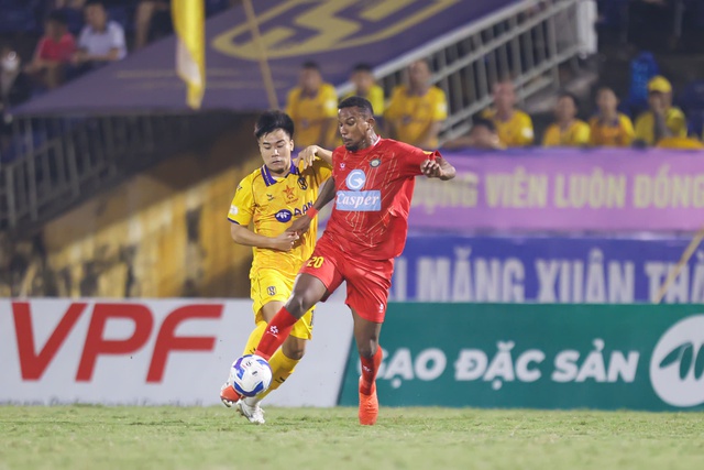 Cuộc đua tránh xuống hạng cực nóng ngay đầu mùa: HAGL 'khó thở', cựu vương V-League lao đao?- Ảnh 3.