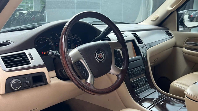 SUV hiếm Cadillac Escalade ESV 17 năm tuổi rao giá hơn 700 triệu tại Việt Nam- Ảnh 3.