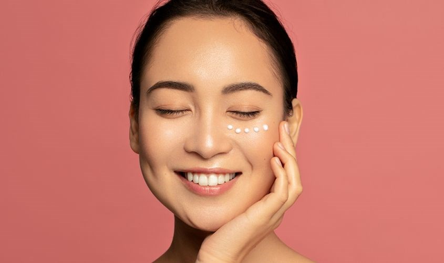 Top 3 kem dưỡng mắt chứa Retinol đáng mua năm 2024