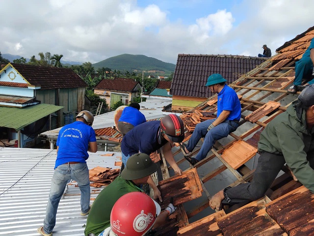 Lốc xoáy trong đêm làm tốc mái 36 ngôi nhà- Ảnh 3.