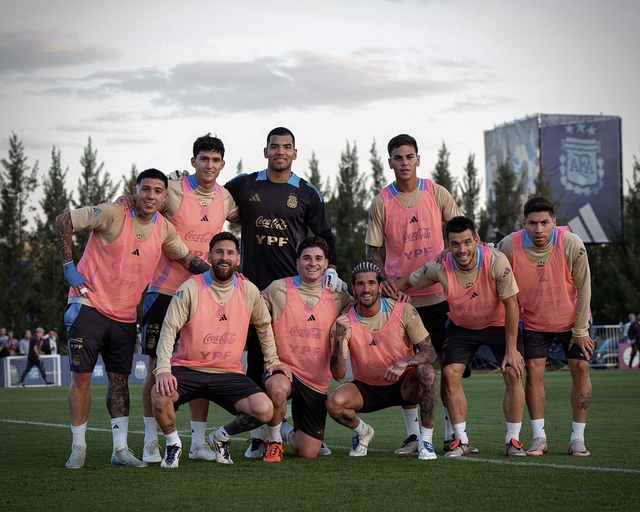 Các cầu thủ đội tuyển Argentina giúp Messi tìm lại niềm vui sau cú sốc ở CLB Inter Miami