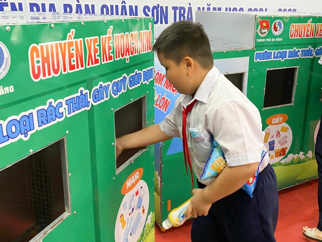 Chuyến xe kế hoạch nhỏ 'chở' yêu thương đến học sinh khó khăn- Ảnh 3.