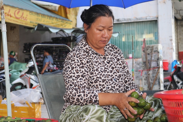 Phố độc lạ ở TP.HCM: Trầu cau Chợ Lớn 'kết nghĩa trăm năm' đường Lê Quang Sung- Ảnh 11.