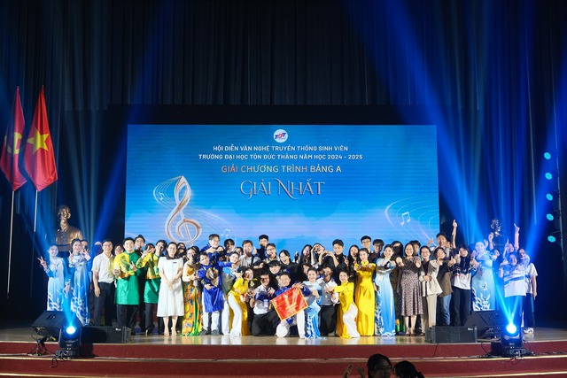 Sinh viên Trường ĐH Tôn Đức Thắng tỏa sáng trong hội diễn văn nghệ truyền thống- Ảnh 2. Sinh viên Trường ĐH Tôn Đức Thắng tỏa sáng trong hội diễn văn nghệ truyền thống- Ảnh 2.