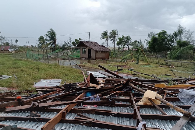 Cận cảnh hậu quả do siêu bão Man-yi gây ra ở Philippines- Ảnh 2.