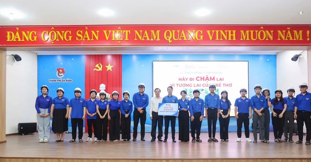 Đà Nẵng phát động chiến dịch 'Hãy đi chậm lại vì tương lai của trẻ thơ'- Ảnh 4.