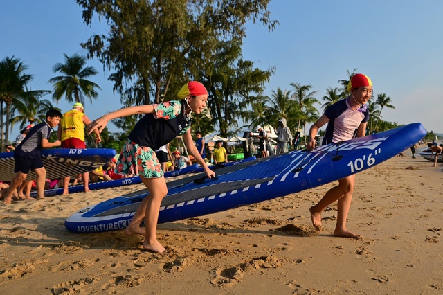 Giải BIM Group IRONMAN 70.3 Phu Quoc đào tạo kỹ năng an toàn nước cho học sinh- Ảnh 3.