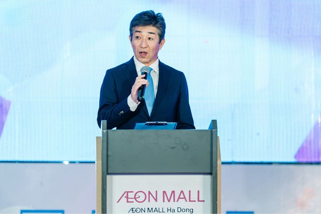 Ông Nakagawa Tetsuyuki - Tổng giám đốc AEONMALL Việt Nam phát biểu tại buổi lễ