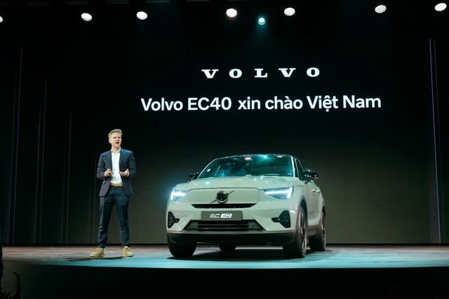 Đại diện Volvo Cars giới thiệu dòng xe điện EC40 tới thị trường Việt Nam