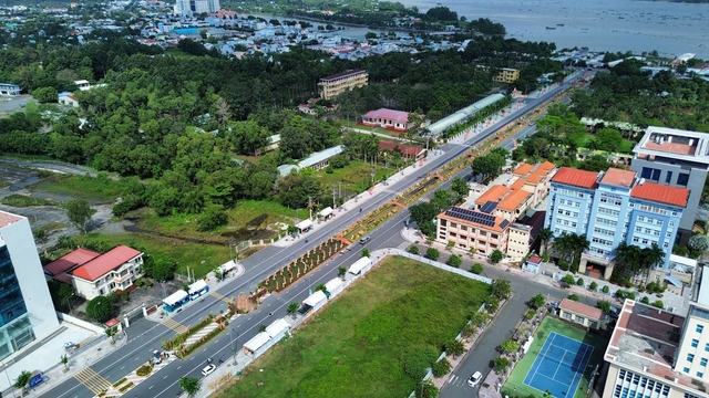 Để ‘vương quốc’ gạch gốm Mang Thít trở thành điểm đến trên bản đồ du lịch- Ảnh 2.