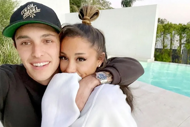 Lại xôn xao chuyện tình giữa Ariana Grande và Ethan Slater- Ảnh 2.