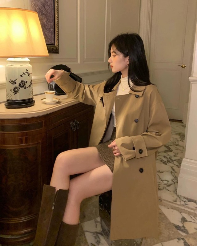 Trench coat màu trung tính dẫn đầu xu hướng thời trang đông này- Ảnh 10.