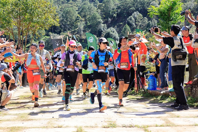 Lần đầu giải chạy địa hình Laan Ultra Trail chinh phục cự ly 160 km- Ảnh 1.