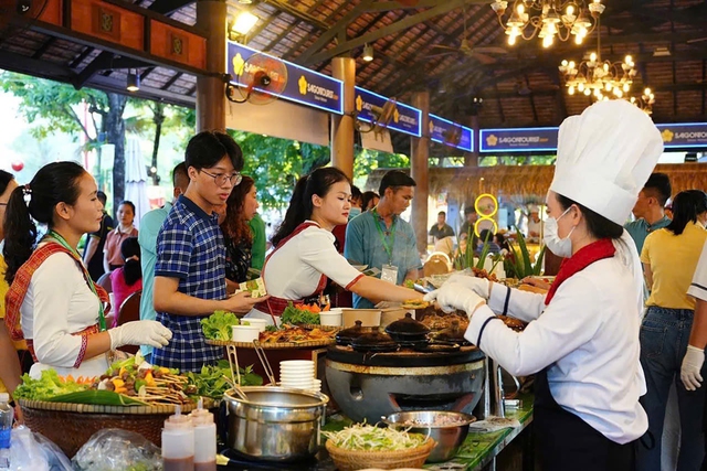 Lễ hội Văn hóa Ẩm thực Saigontourist Group thu hút nhiều thực khách quốc tế, trong đó có khách Malaysia