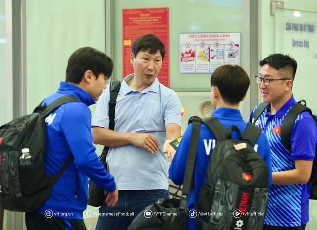 Đội tuyển Việt Nam phấn khởi sang Hàn Quốc ‘dùi mài kinh sử’, AFF Cup quá cận kề- Ảnh 1.