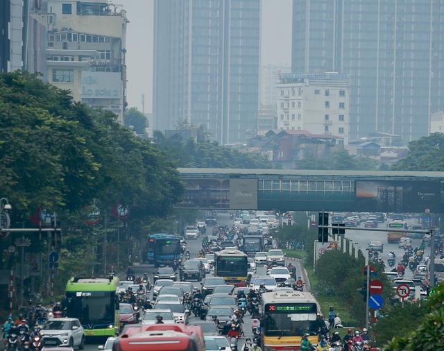 Hà Nội ô nhiễm không khí, cả tháng không có ngày nào tốt- Ảnh 1.