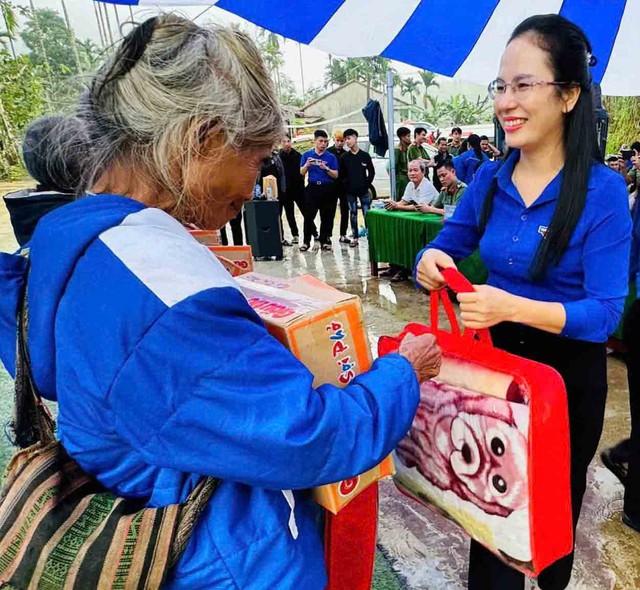 Tình nguyện mùa đông đến với đồng bào Kor vùng cao- Ảnh 1.