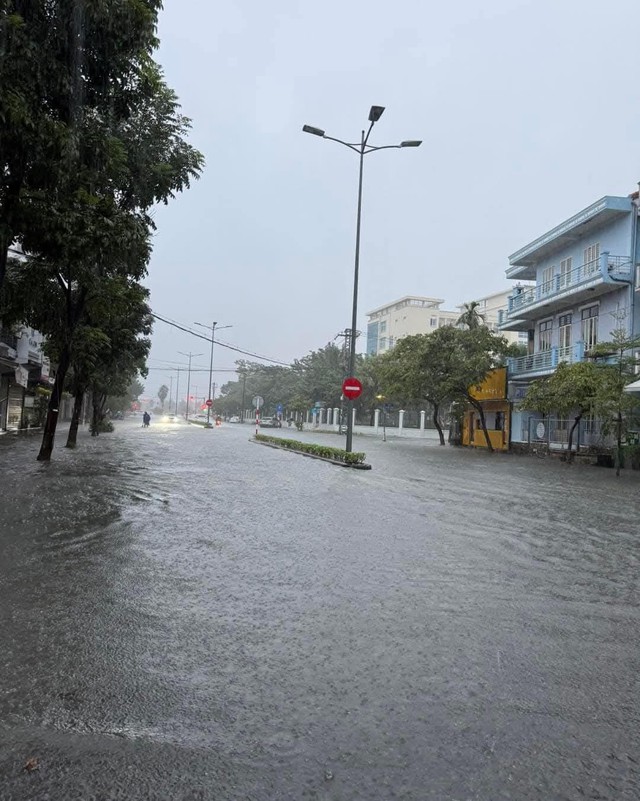 Mưa lớn, Thừa Thiên - Huế quyết sơ tán người dân- Ảnh 3.