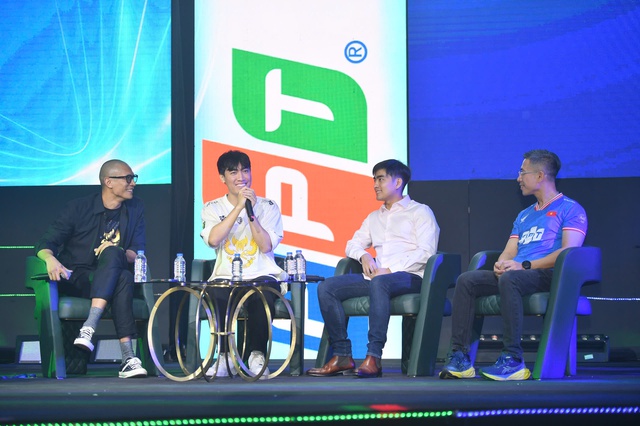 Tuyển thủ Levi - Đội trưởng GAM Esports tại buổi chia sẻ về Esport trong khuôn khổ Techday 2024