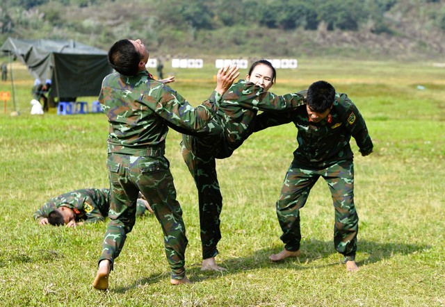 Bộ đội đặc công: Nữ chiến sĩ đặc công- Ảnh 14.