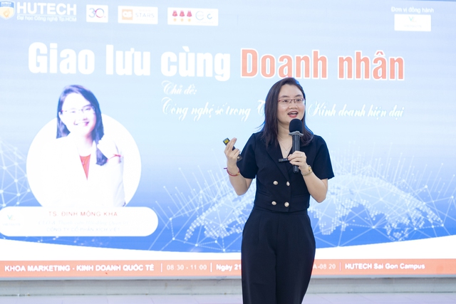 CEO VietGuys chia sẻ nhiều thông tin giá trị trong lĩnh vực Marketing đến sinh viên