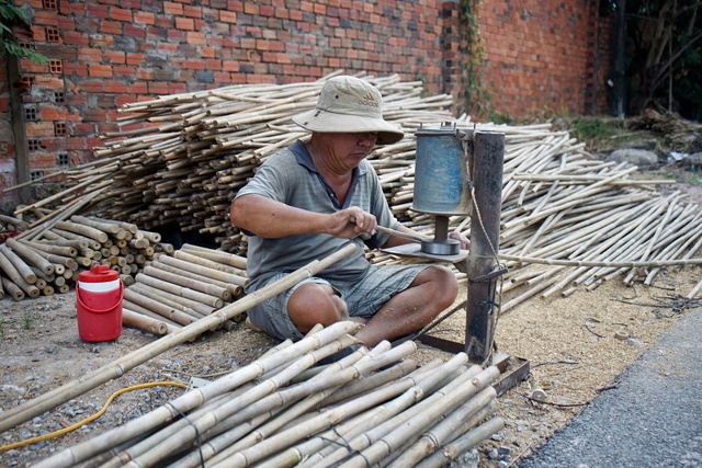 Nghề truyền thống hiện nay vẫn đang là nguồn thu nhập chính cho một số hộ dân