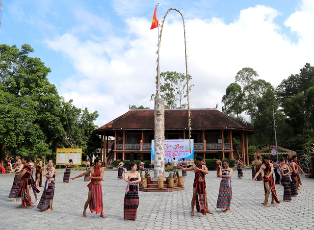 Những lễ hội độc đáo: Người Cơ Tu mở hội tạ ơn núi rừng- Ảnh 1. Những lễ hội độc đáo: Người Cơ Tu mở hội tạ ơn núi rừng- Ảnh 1.
