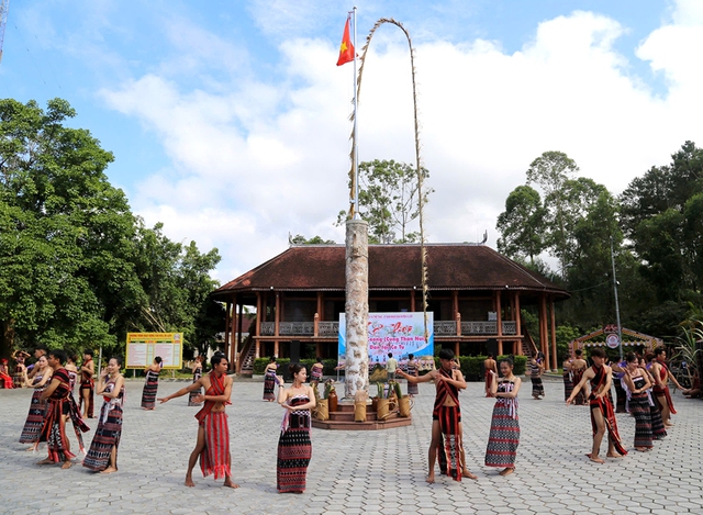 Những lễ hội độc đáo: Người Cơ Tu mở hội tạ ơn núi rừng- Ảnh 1.