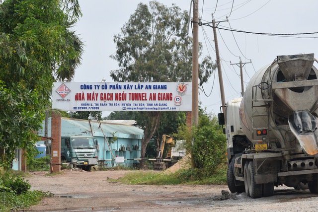 Công ty xây lắp An Giang khai thác đất nhiều nơi để làm gạch- Ảnh 4.