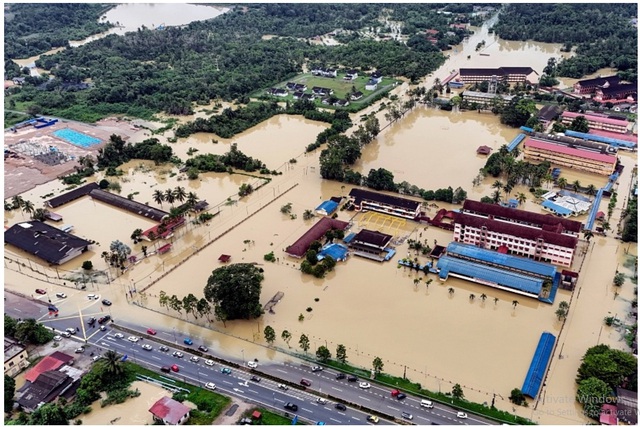 Malaysia hứng lũ lụt rất nghiêm trọng, hơn 80.000 người sơ tán- Ảnh 1.