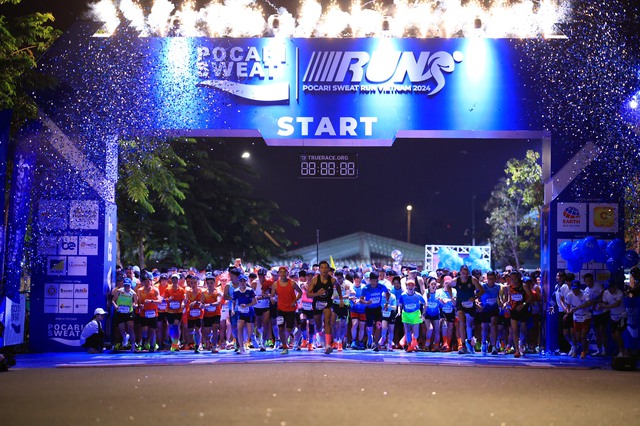 8.000 VĐV tranh tài sôi nổi giải chạy Pocari Sweat Run Việt Nam - Ảnh 1.