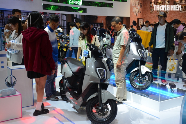 Honda tìm đến thị trường ngách, nỗ lực giữ thị phần xe máy xăng tại Việt Nam - Ảnh 2.